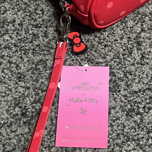 Hello Kitty x Impressions Vanity Cosmetic Pouch with Strap NWT - Picture 4 of 5